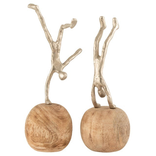 Escultura Figura Na Bola Em Madeira 15x30cm Ass2