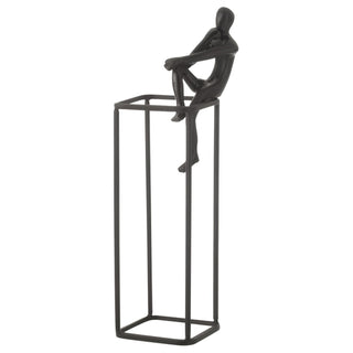 Escultura Figura Pensativa No Cubo Em Aluminio 41cm