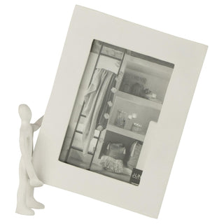 Porta Retrato Com Figura Segurando Moldura Em Aluminio