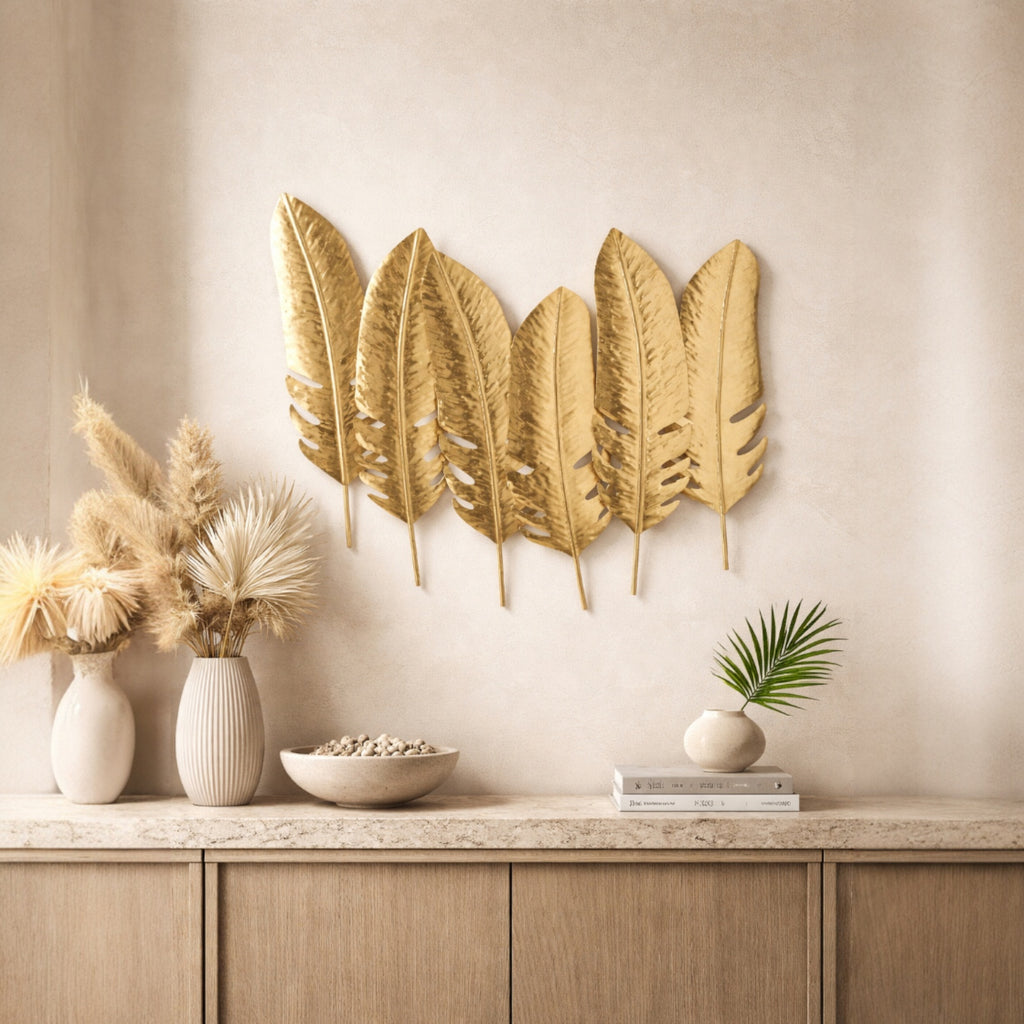 Escultura de Parede Penas Douradas 74x2x69cm