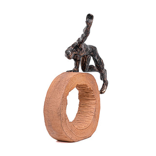 Escultura Homem Ginasta No Tronco 30cm