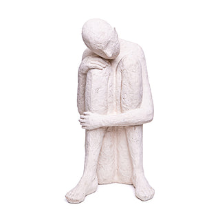 Escultura Figura Sentada Pensativa Creme H 30cm