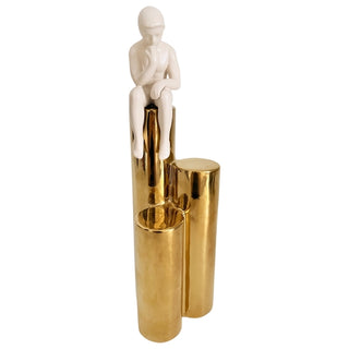 Escultura Figura Nude Sentada Na Base Dourada 35cm