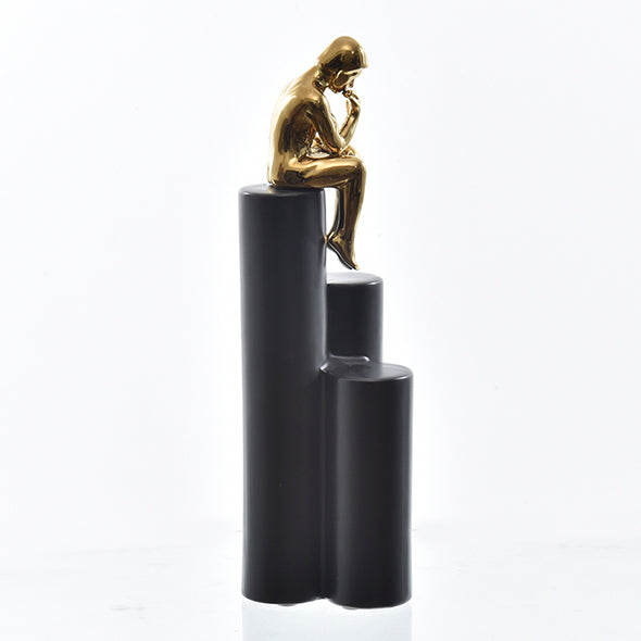Escultura Figura Sentada Na Base Preta 35cm