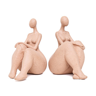 Escultura Mulher Sentada Bege 15cm Ass2
