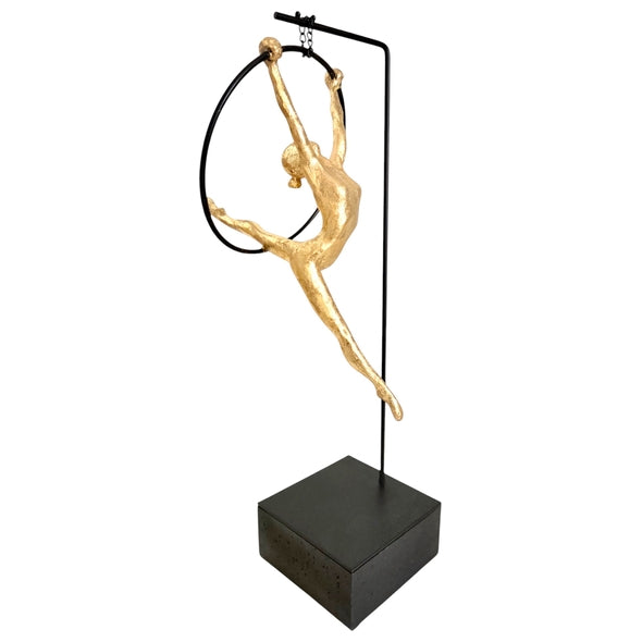 Escultura Ginasta Dourada Na Argola 48cm
