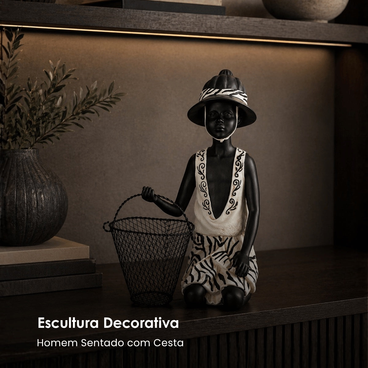 Escultura Homem Sentado C/ Cesta 28cm