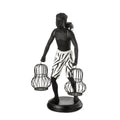 Escultura Homem Segurando Cestas 32cm