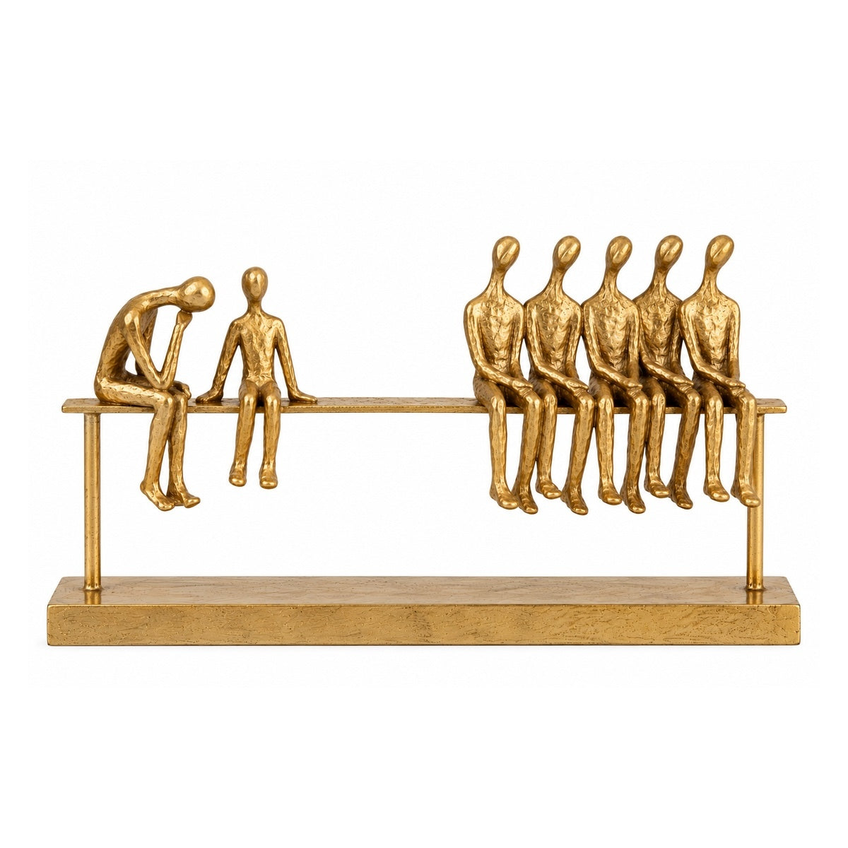 Escultura Familia Sentada No Banco Dourado 40x23cm