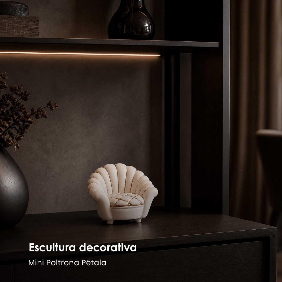 Escultura Mini Poltrona Pétala Creme 13cm