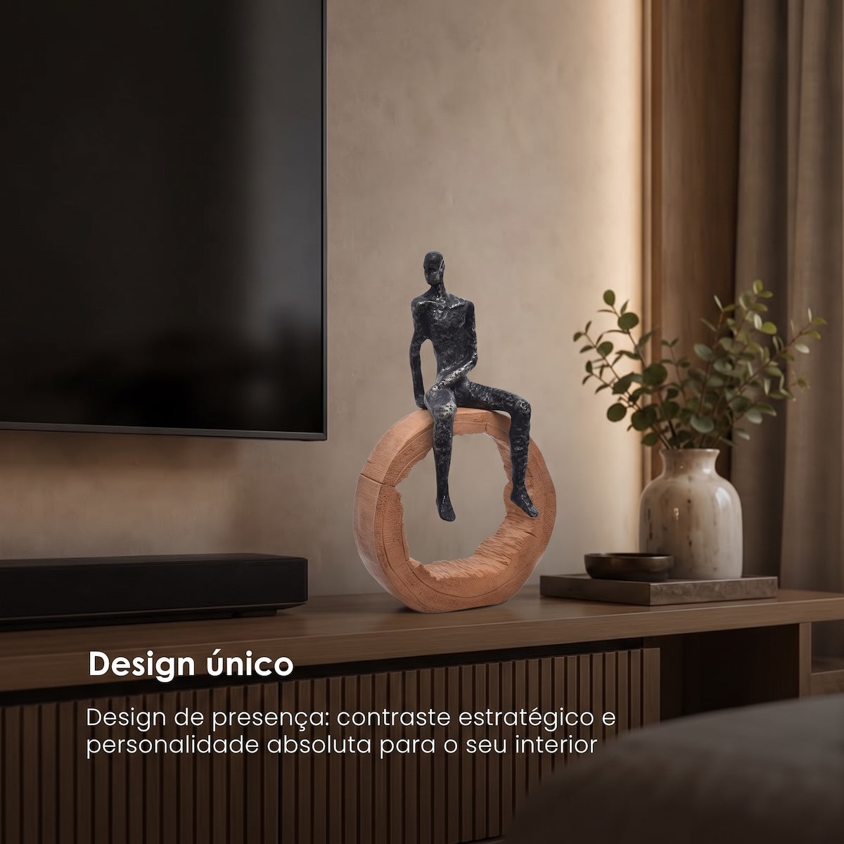 Escultura Homem Sentado No Tronco 34cm