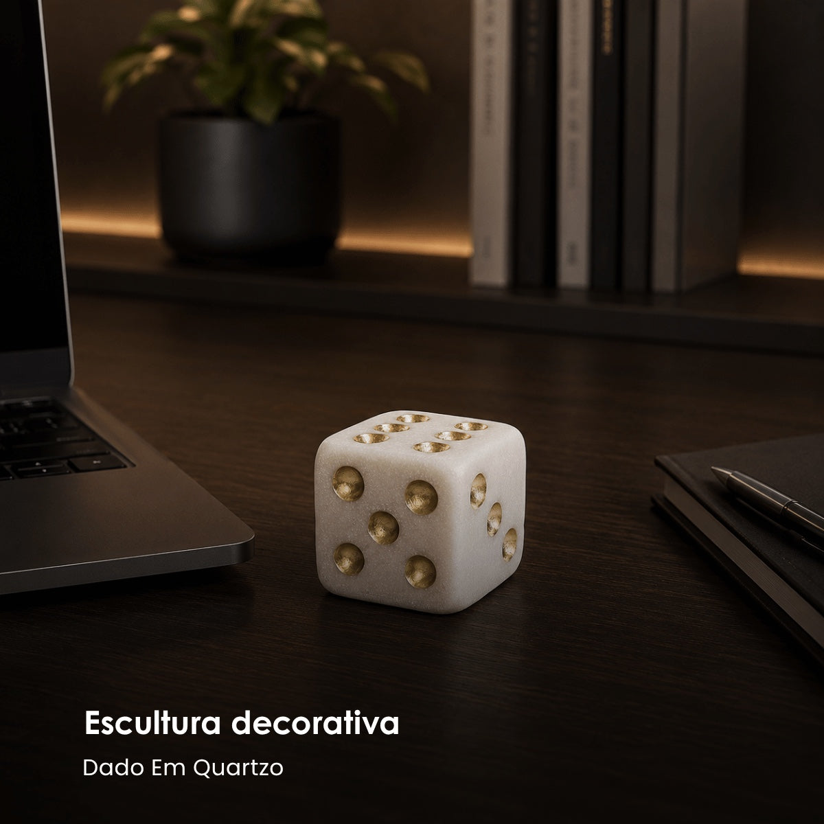 Escultura Dado Em Quartzo 8cm