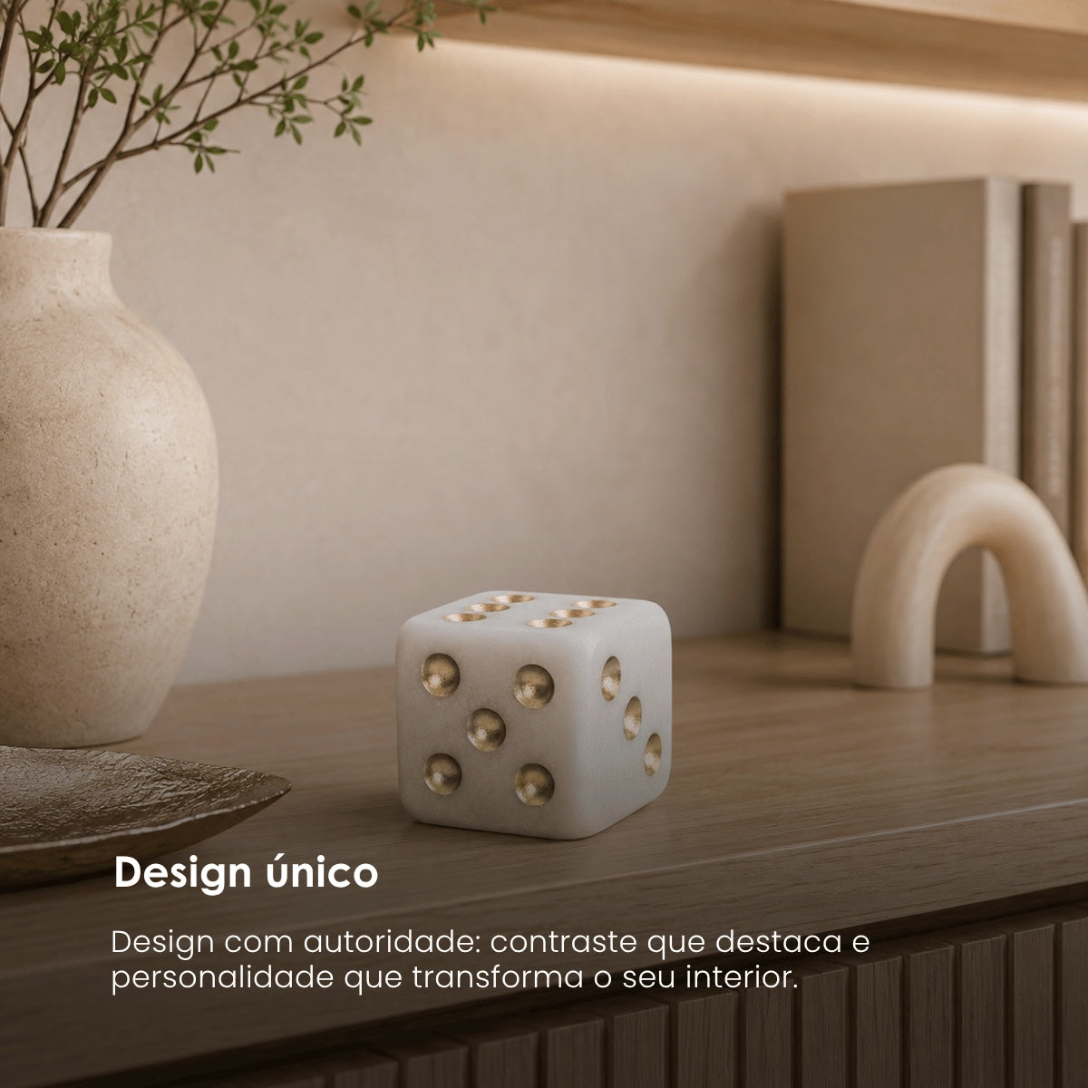 Escultura Dado Em Quartzo 8cm