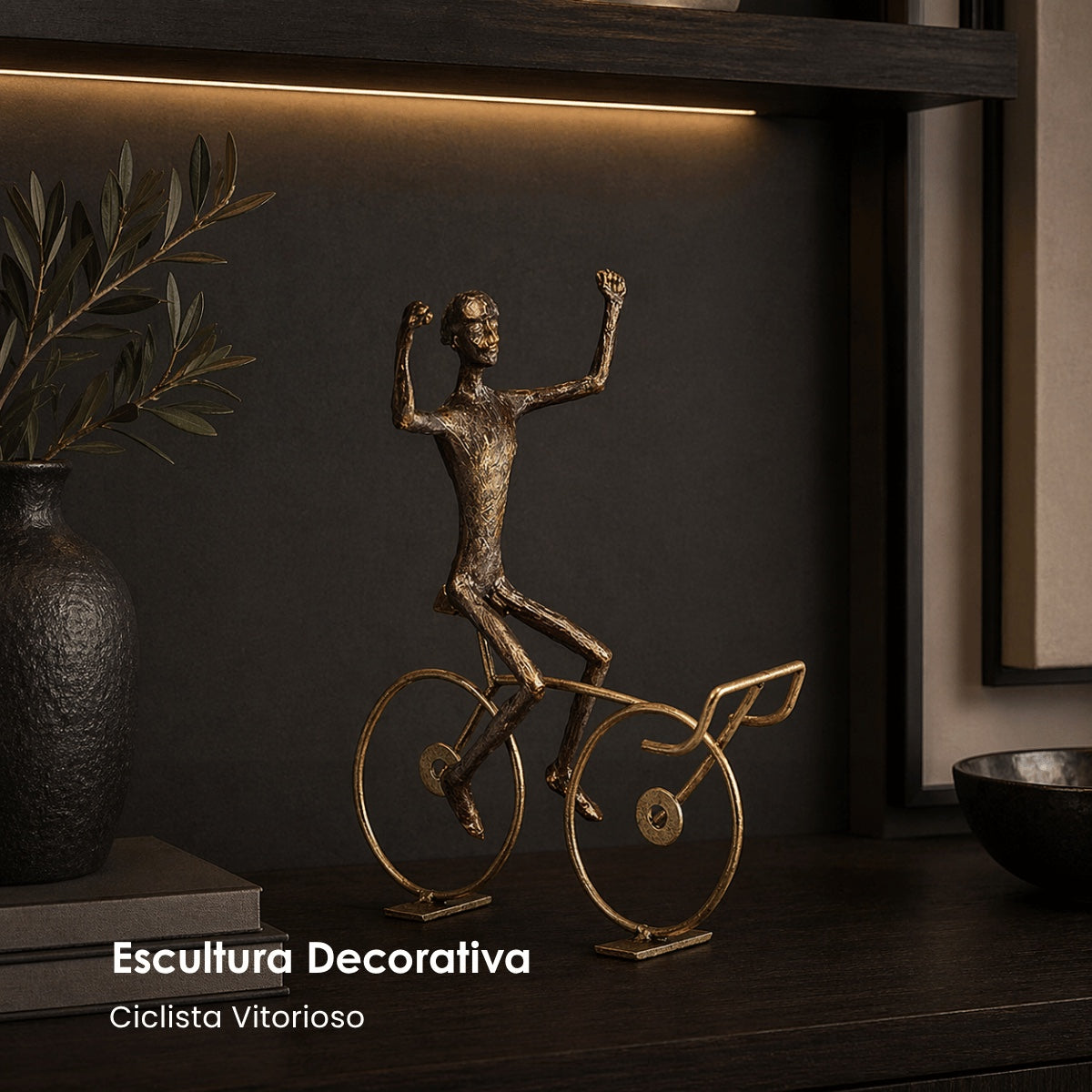 Escultura Ciclista Vitorioso 29cm